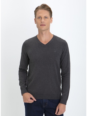 πλεκτό πουλόβερ με v λαιμόκοψη modern fit σε προσφορά