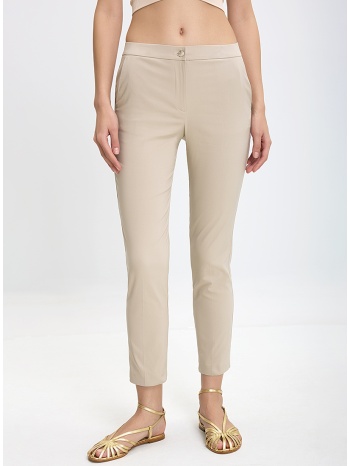 γυναικείο παντελόνι με ίσιο τελείωμα και μήκος 7/8 slim fit σε προσφορά