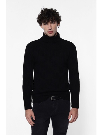 πλεκτό πουλόβερ με ζιβάγκο σε προσφορά