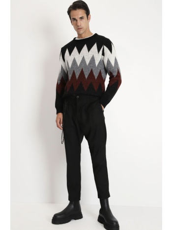 μαύρο υφασμάτινο παντελόνι με αλυσίδα σε προσφορά