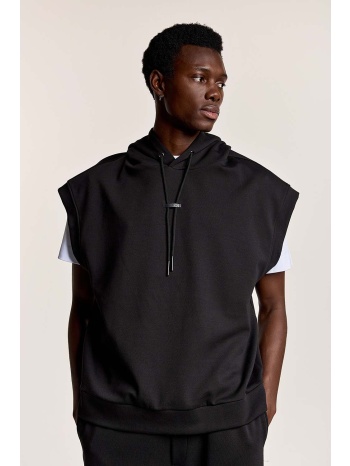 μαύρο αμάνικο φούτερ με κουκούλα και ανάγλυφο τύπωμα πίσω