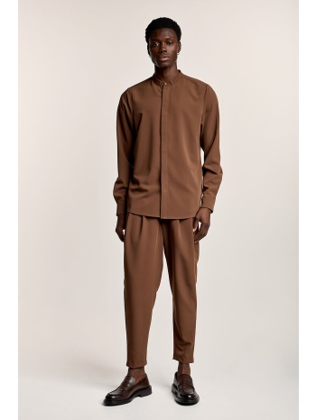 καφέ παντελόνι με πιέτες και λάστιχο στη μέση