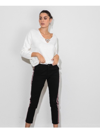 μαύρο παντελόνι με ρίγα στο πλάι σε προσφορά