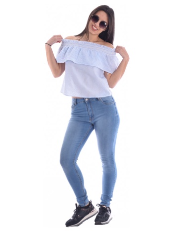 μπλέ εφαρμοστό τζίν σε προσφορά