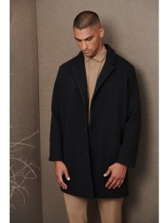 μαύρο μακρύ παλτό