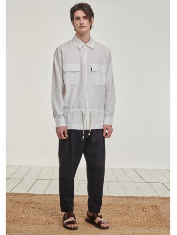 λευκό λινό μακρυμάνικο πουκάμισο