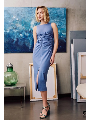 εφαρμοστό φόρεμα με σούρες