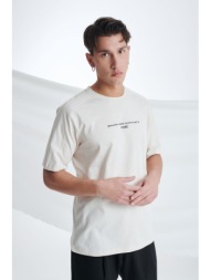 κοντομάνικη με κέντημα