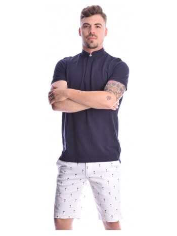 λευκή υφασμάτινη βερμούδα σε προσφορά