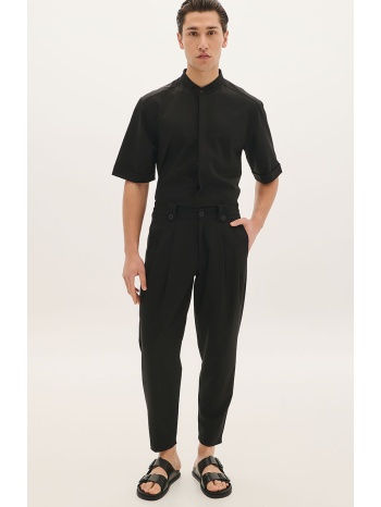 παντελόνι με φαρδιά θηλύκια, πιέτες και λάστιχο στη μέση