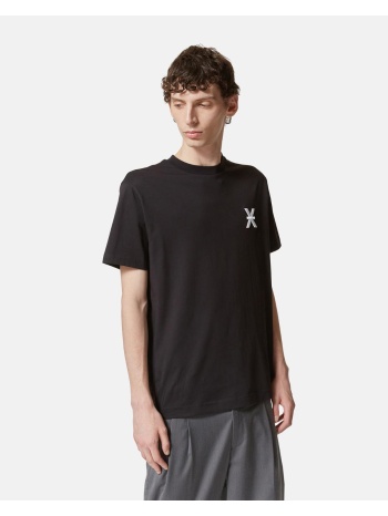 κοντομάνικη crewneck με κέντημα