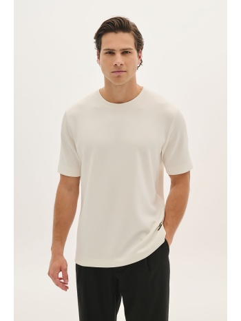 ματ βελούδινη κοντομάνικη μπλούζα