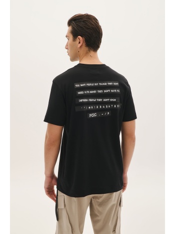 t-shirt με τύπωμα στην πλάτη