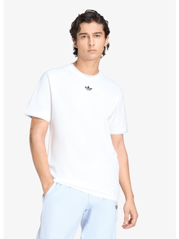 t-shirt adidas chest stripes engineered collar t-shirt σε προσφορά