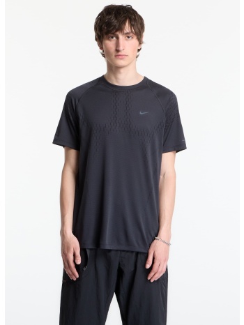 t-shirt nike stride plus men`s dri-fit adv short-sleeve