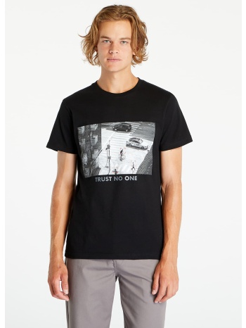 μπλουζάκι urban classics trust no one tee black s σε προσφορά