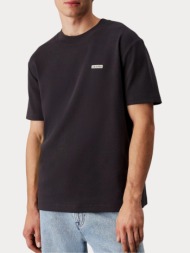 t-shirt calvin klein badge label tee phantom calvin klein
