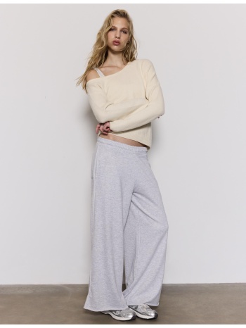 stradivarius ασύμμετρο πλεκτό πουλόβερ εκρού l σε προσφορά