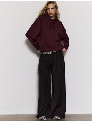 stradivarius φούτερ με κεντημένη κουκούλα γκρενά l σε προσφορά