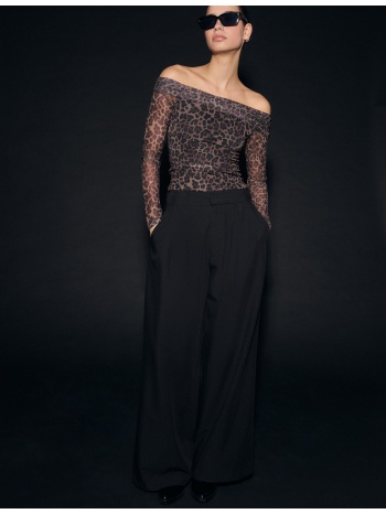 stradivarius ασύμμετρη εμπριμέ μπλούζα από τούλι μεσαίο