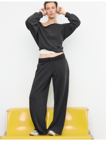 stradivarius ίσιο παντελόνι jogger με όψη ξεβαμμένου