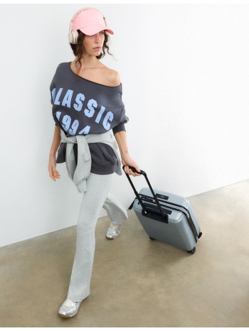 stradivarius φούτερ με λαιμόκοψη χαμόγελο και τύπωμα σε προσφορά