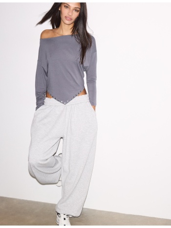 stradivarius μπλούζα με καρφιά και v λαιμόκοψη xs