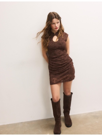 stradivarius κοντό φόρεμα σε στιλ τσιπάο καφέ m