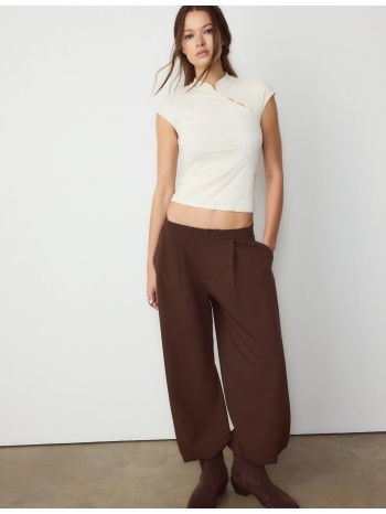 stradivarius φλοκαριστό μπλουζάκι τύπου τσιπάο εκρού l