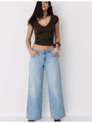 stradivarius κοντομάνικη μπλούζα με v λαιμόκοψη και δαντέλα