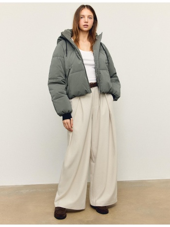 stradivarius καπιτονέ μπουφάν με κουκούλα χακί m