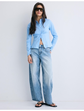 stradivarius εφαρμοστό πουκάμισο κάτω από το στήθος σιέλ s