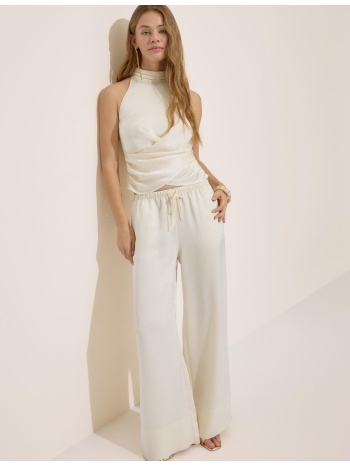 stradivarius παντελόνι αμπιγιέ με πιέτες βανίλια 36