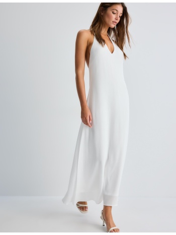 stradivarius maxi φόρεμα με λαιμόκοψη halter από μπαμπούλα