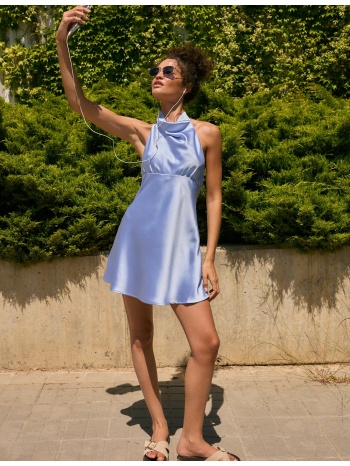stradivarius κοντό σατινέ φόρεμα με λαιμόκοψη halter σιέλ xs