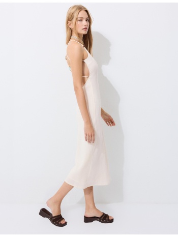 stradivarius ίσιο φόρεμα με διακοσμητικά πετράδια στην