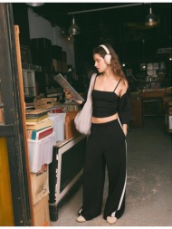 stradivarius παντελόνι jogger φαρδύ μπαντζάκι με πλαϊνή ρίγα και απαλή υφή μαύρο xl