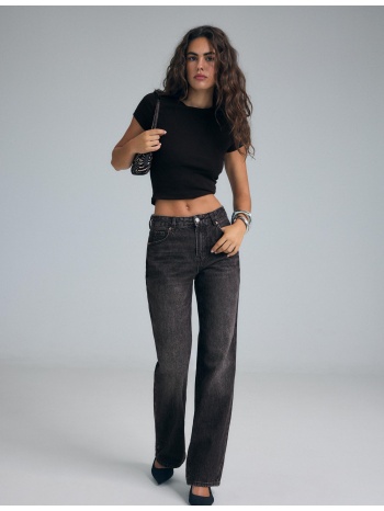 stradivarius d92 τζιν σε ίσια φαρδιά γραμμή με σκισίματα