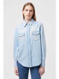 wrangler® γυναικείο denim πουκάμισο μονόχρωμο με flap τσέπες και logo patch - 112351961 denim blue α