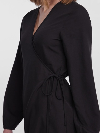 φόρεμα wrap με δέσιμο στο πλάι pieces 17140816 - μαύρο σε προσφορά